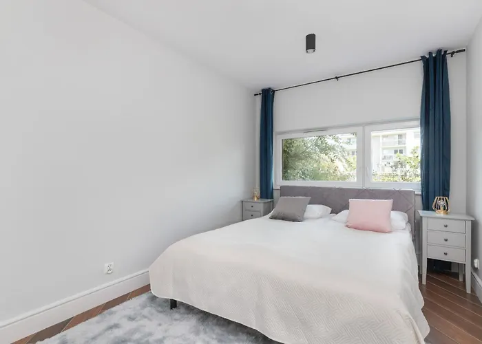 Lejlighed Exceptional With Charming Garden And Parking By Renters
