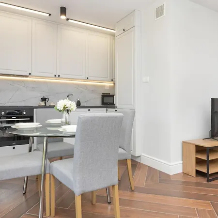 Exceptional With Charming Garden And Parking By Renters * 格但斯克