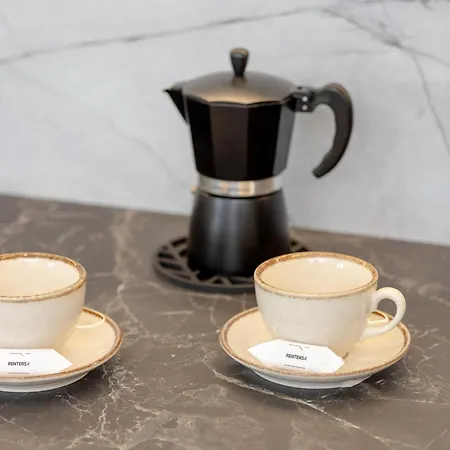 Apartament Exceptional With Charming Garden And Parking By Renters