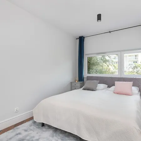 Apartamento Exceptional With Charming Garden And Parking By Renters