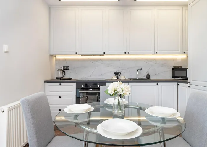 Exceptional With Charming Garden And Parking By Renters