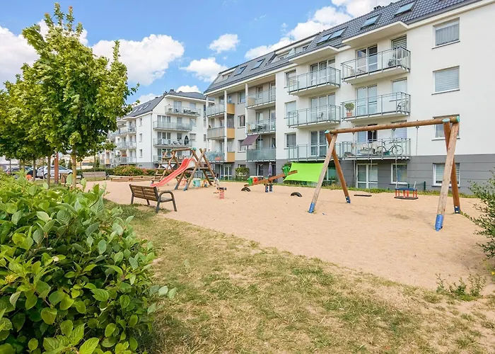 Exceptional With Charming Garden And Parking By Renters