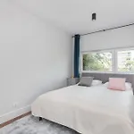 Lägenhet Exceptional With Charming Garden And Parking By Renters