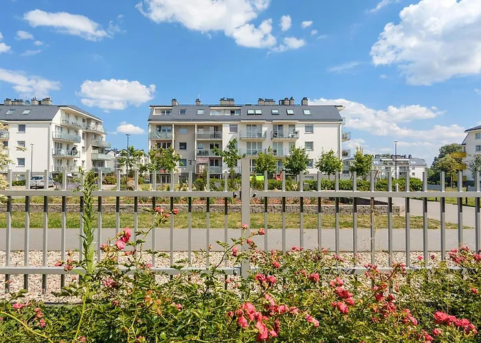 Exceptional With Charming Garden And Parking By Renters * גדנסק